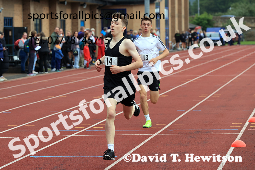 Boys 800 metres, 2025 Northumberland Schools Track and Fields, Wentworth, Hexham. Photo: David T. Hewitson/Sports for All Pics